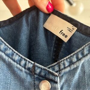 Great condition. Aritzia free dress. Size medium